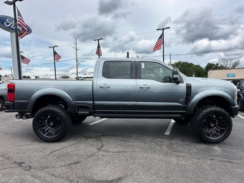 New 2026 Ford F250 Lariat w/ Black Appearance Package AWD/4WD image 4