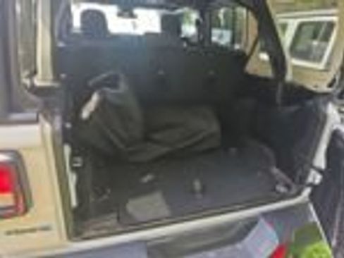 Used 2024 Jeep Wrangler Unlimited AWD/4WD image 24