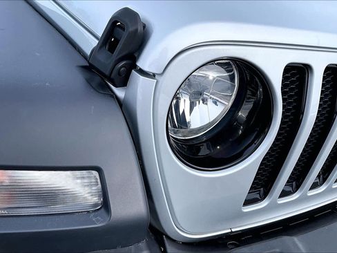 Used 2023 Jeep Wrangler Unlimited Sport image 27