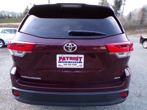 Used 2019 Toyota Highlander LE image 7