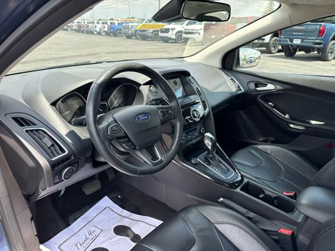 Used 2018 Ford Focus Titanium w/ Titanium Technology Package FWD image 13