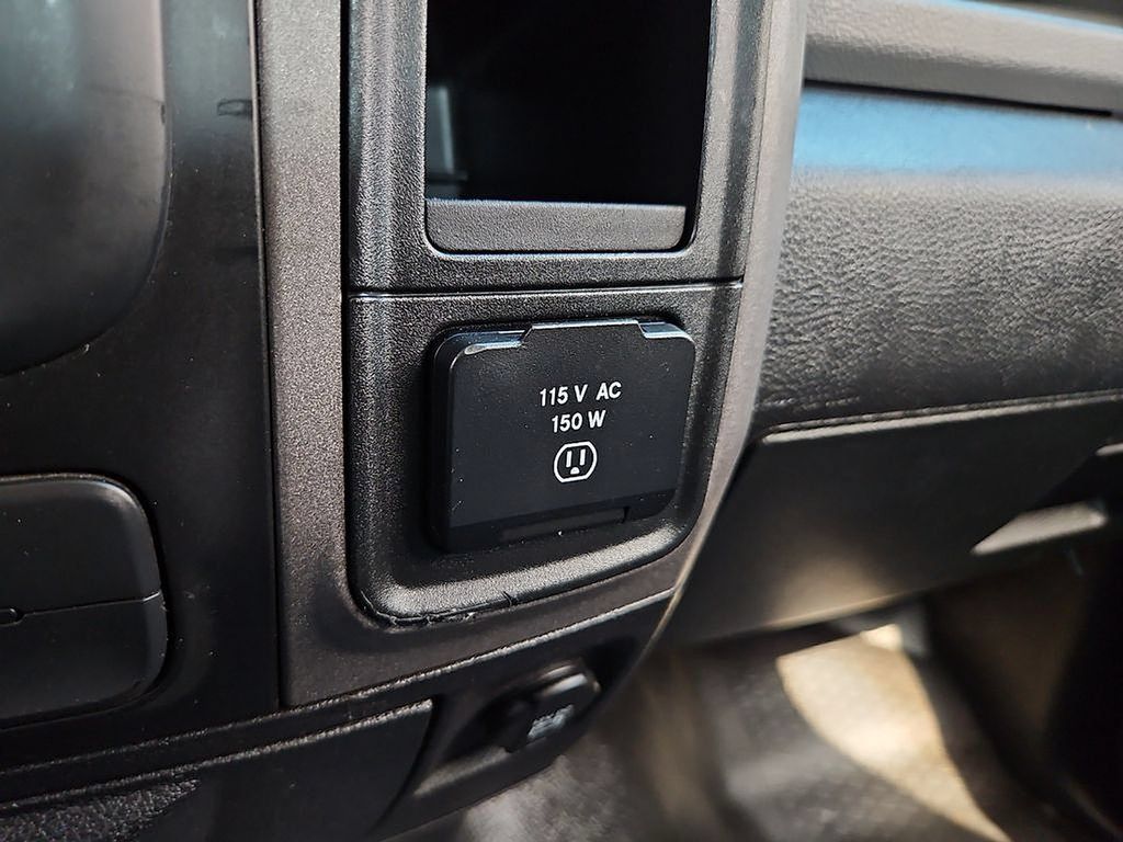 Used 2016 RAM 1500 4x4 Crew Cab w/ Protection Group image 26