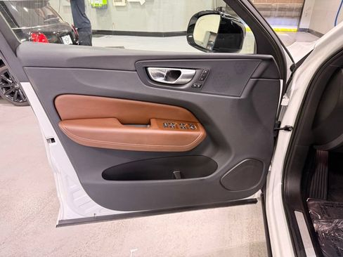 Used 2023 Volvo XC60 B5 Plus w/ Protection Package Premier AWD/4WD image 10