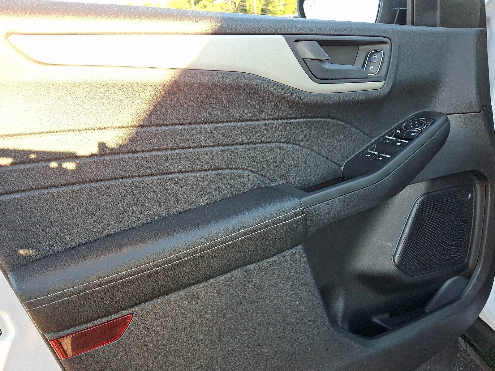 Certified 2022 Ford Escape SE AWD/4WD image 13