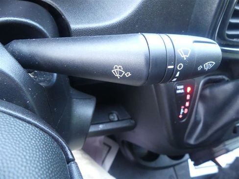 Used 2025 RAM ProMaster 2500 w/ Convenience Group FWD image 17