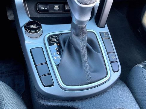 Used 2025 Kia Seltos LX AWD/4WD image 32
