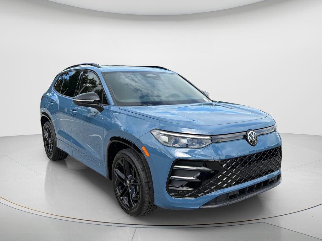 New 2026 Volkswagen Tiguan SE R-Line FWD image 3