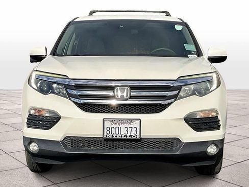 Used 2017 Honda Pilot EX image 3