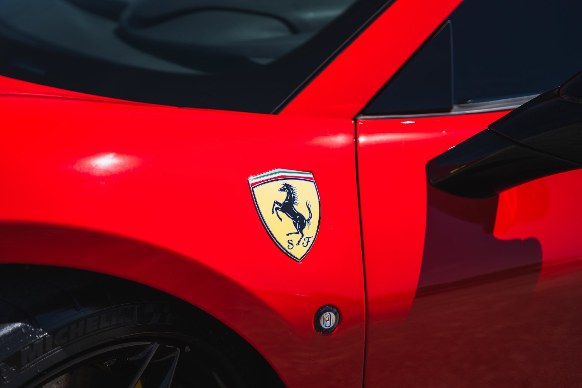 Used 2021 Ferrari F8 Tributo RWD image 18