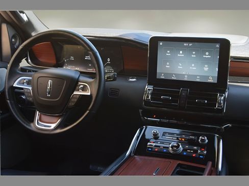 Used 2020 Lincoln Navigator Reserve w/ Luxury Package AWD/4WD image 18