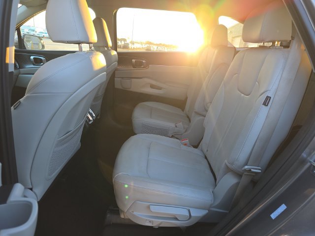 Used 2025 Kia Sorento EX AWD/4WD image 6