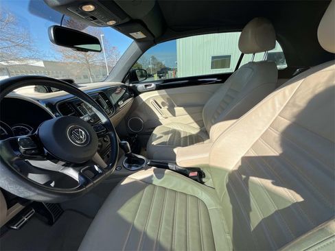 Used 2013 Volkswagen Beetle 2.0T image 10