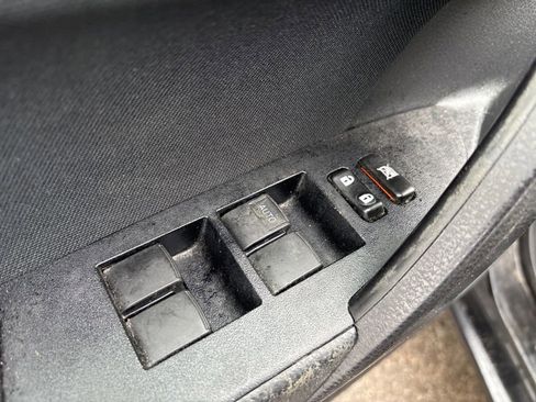 Used 2015 Toyota Corolla LE image 15