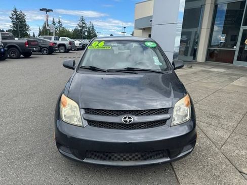 Used 2006 Scion xA FWD image 3