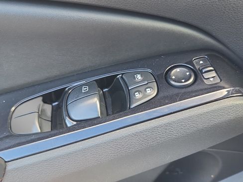 Used 2024 Nissan Altima 2.5 SR FWD image 27