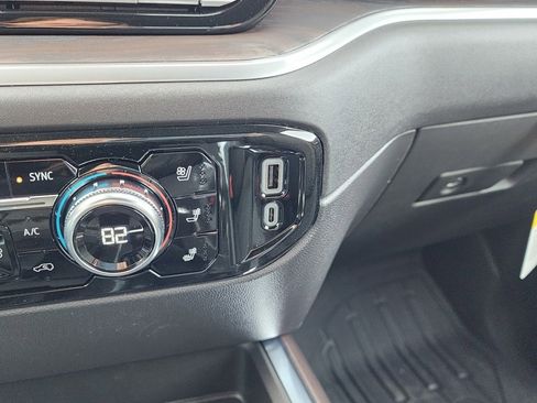 New 2026 GMC Sierra 1500 SLT image 29