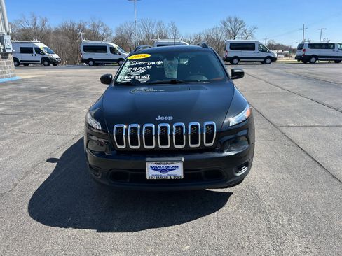 Used 2016 Jeep Cherokee Sport w/ Cold Weather Group image 8