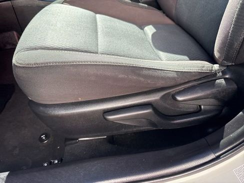 Used 2019 Toyota Corolla L image 12