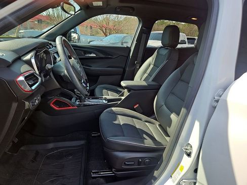 Used 2023 Chevrolet TrailBlazer RS w/ Sun and Liftgate Package image 12