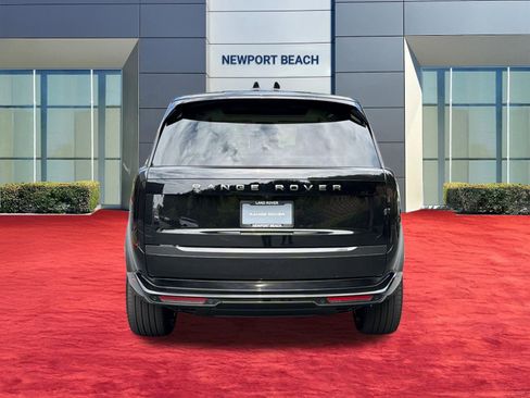 New 2026 Land Rover Range Rover Long Wheelbase SE image 11