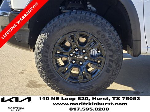 Used 2024 Chevrolet Silverado 1500 ZR2 w/ Technology Package image 17