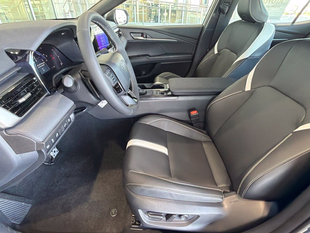 New 2026 Toyota Camry SE FWD image 17