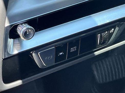 New 2025 Cadillac Lyriq Luxury image 28