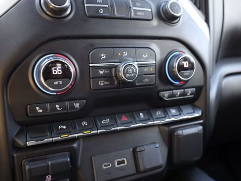 Used 2021 Chevrolet Silverado 1500 LTZ AWD/4WD image 17