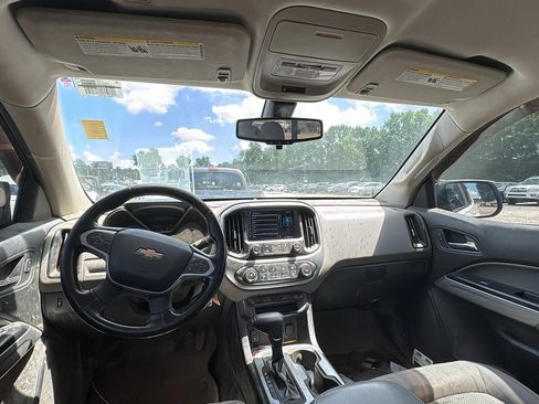 Used 2017 Chevrolet Colorado LT w/ LT Convenience Package RWD image 9