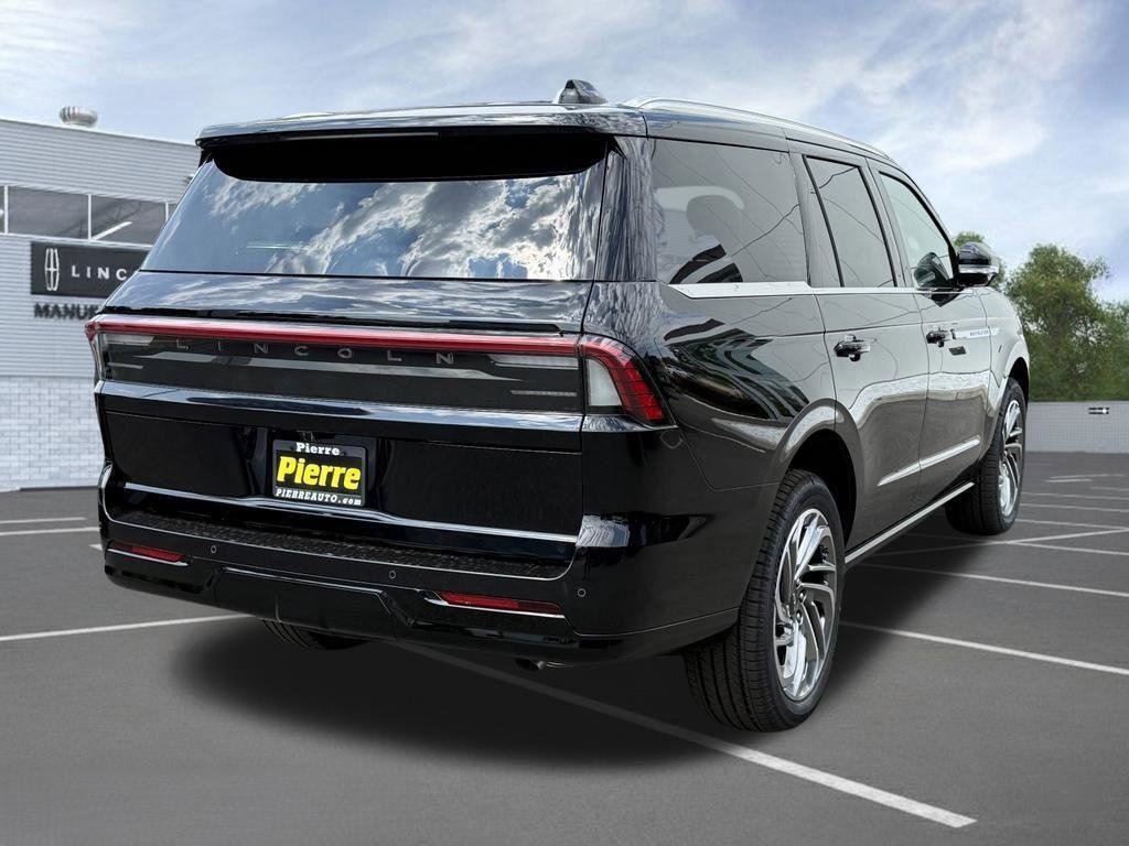 New 2027 Lincoln Navigator Reserve AWD/4WD image 7