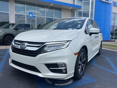 Used 2018 Honda Odyssey Elite image 2