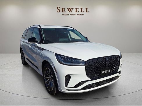 New 2026 Lincoln Aviator 2WD w/ Jet Appearance Package image 6