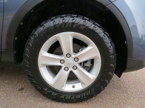 Used 2013 Toyota RAV4 XLE image 17