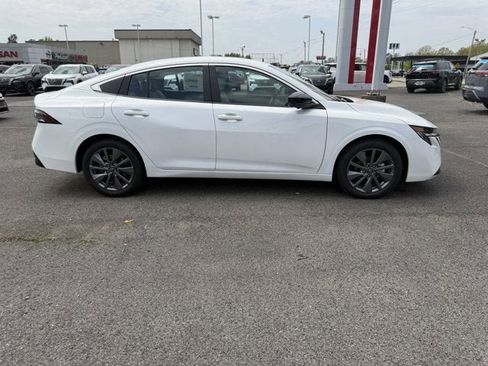 New 2026 Nissan Sentra SL FWD image 4