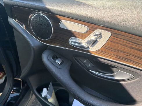 Used 2020 Mercedes-Benz GLC 300 4MATIC image 82