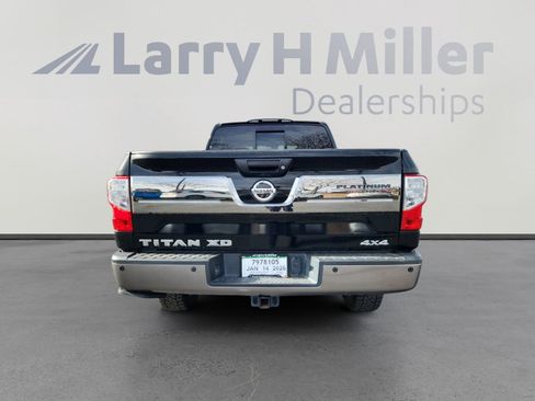 Used 2017 Nissan Titan Platinum Reserve image 4