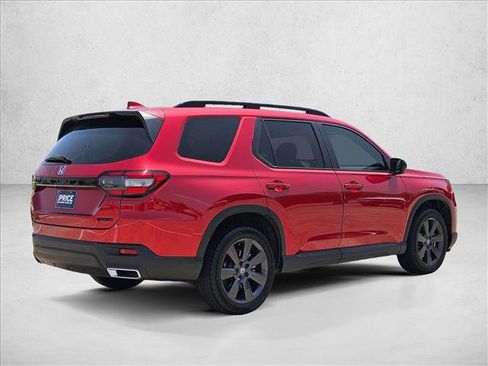 Used 2025 Honda Pilot Sport image 5