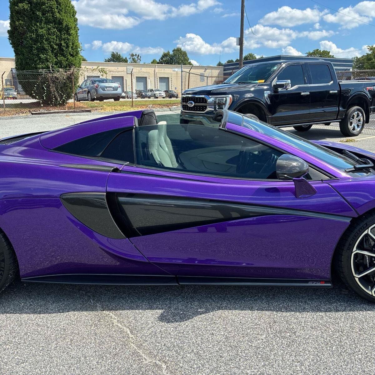 Used 2019 McLaren 570S Spider RWD image 10