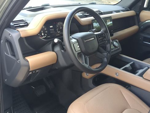 Certified 2025 Land Rover Defender 110 X-Dynamic SE AWD/4WD image 10