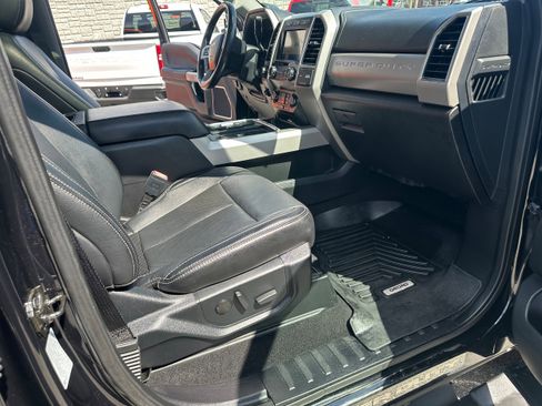 Used 2020 Ford F350 Lariat image 21