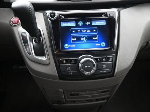 Used 2015 Honda Odyssey Touring Elite image 3