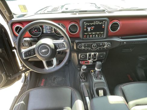 Used 2019 Jeep Wrangler Unlimited Rubicon AWD/4WD image 12