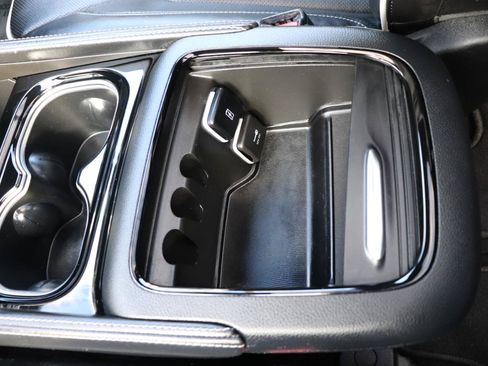 Used 2026 Chrysler Pacifica Limited FWD image 51