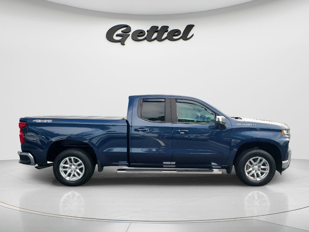 Used 2022 Chevrolet Silverado 1500 LT AWD/4WD image 4