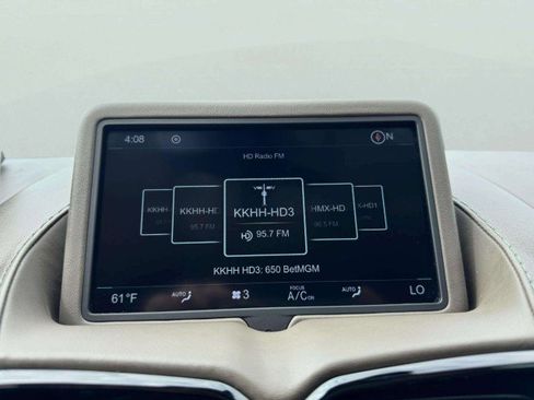 Used 2022 Aston Martin V8 Vantage Roadster RWD image 31