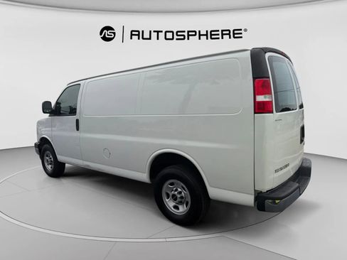 Used 2022 GMC Savana 2500 w/ Driver Convenience Package RWD image 7