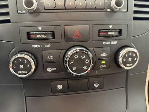 Used 2014 Kia Sedona LX image 24