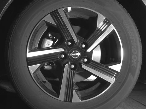 Used 2025 Nissan Sentra SV FWD image 12