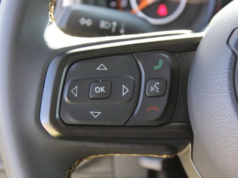 Used 2024 Jeep Gladiator Sport image 14