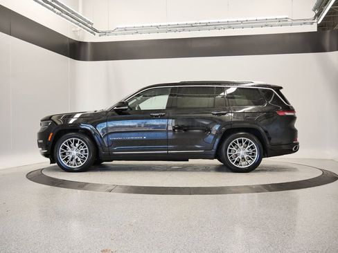 Certified 2022 Jeep Grand Cherokee L Summit w/ Advanced Protech Group IV image 2